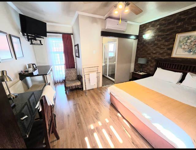 1,836M² GUESTHOUSE FOR SALE IN VANDERBIJLPARK SE 3